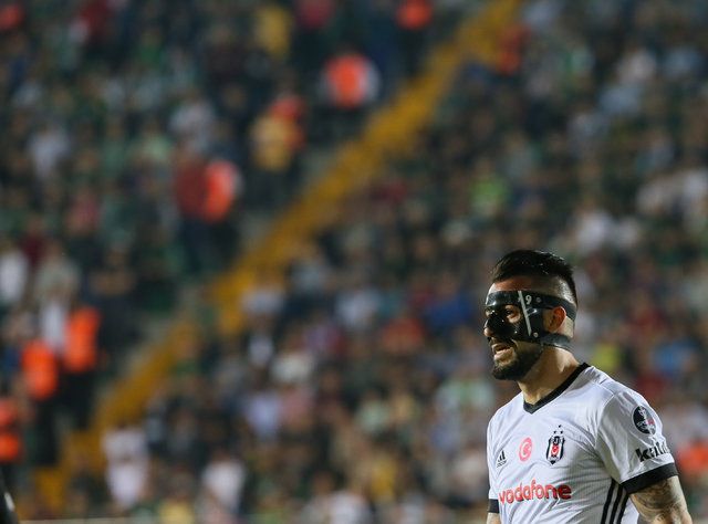 Beşiktaş'ta dev operasyon! 4