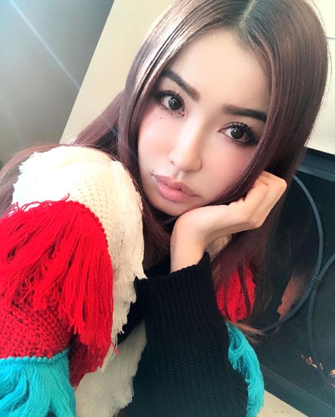 Japon modelin yaşını öğrenen donup kalıyor! 15