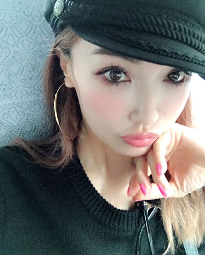 Japon modelin yaşını öğrenen donup kalıyor! 1