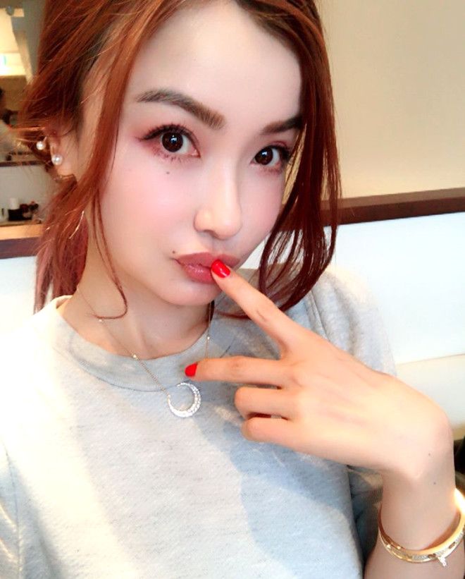 Japon modelin yaşını öğrenen donup kalıyor! 16
