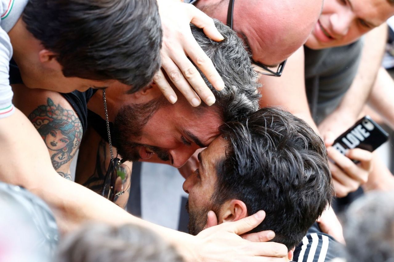 Buffon hem ağladı hem ağlattı! 9