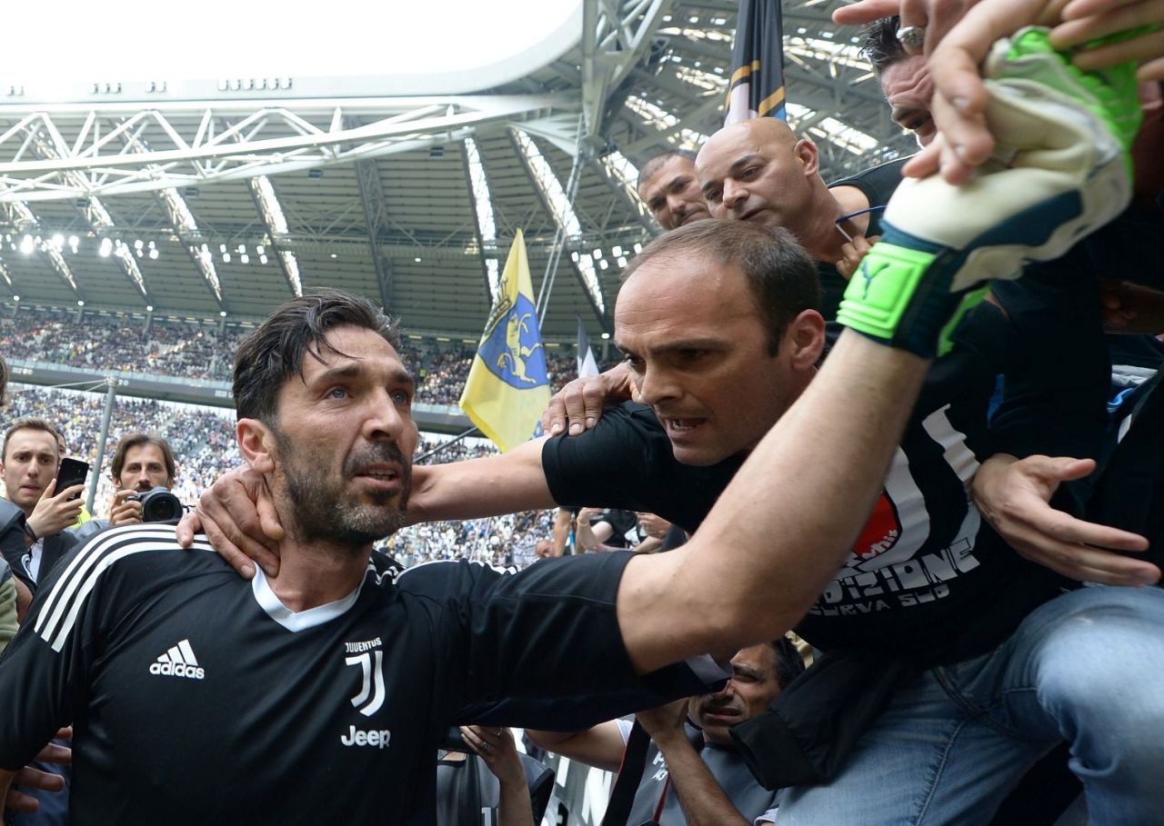 Buffon hem ağladı hem ağlattı! 1