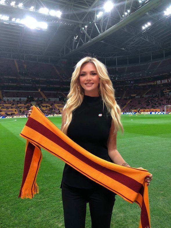 Victoria Lopyreva'dan Fatih Terim'li kutlama! 5