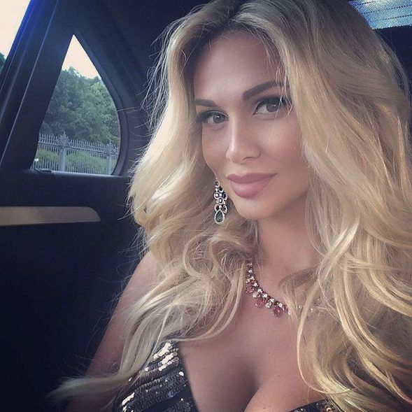 Victoria Lopyreva'dan Fatih Terim'li kutlama! 10