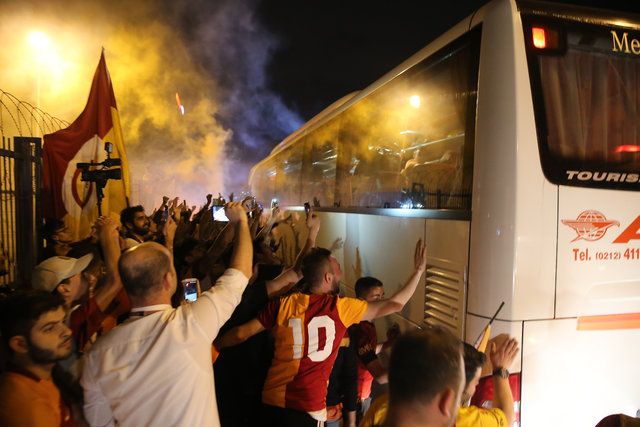 Galatasaray, Florya'da şampiyonluğunu kutladı! 2