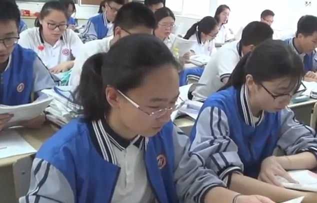 Ders dinlemeyen öğrenciler yandı! 1
