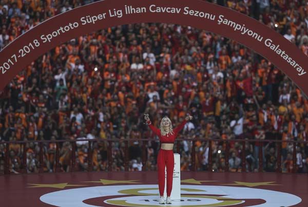 Aleyna Tilki ve Gomis bir araya geldi! 5