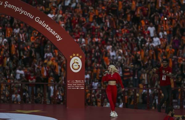 Aleyna Tilki ve Gomis bir araya geldi! 4