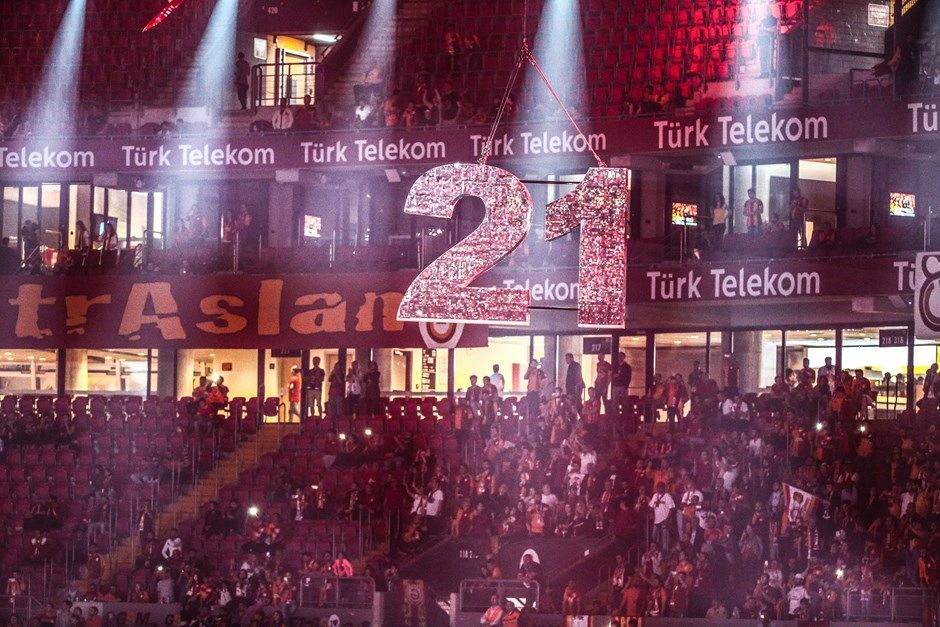 Şampiyonluk kutlamalarına damga vuran görüntüler! 20