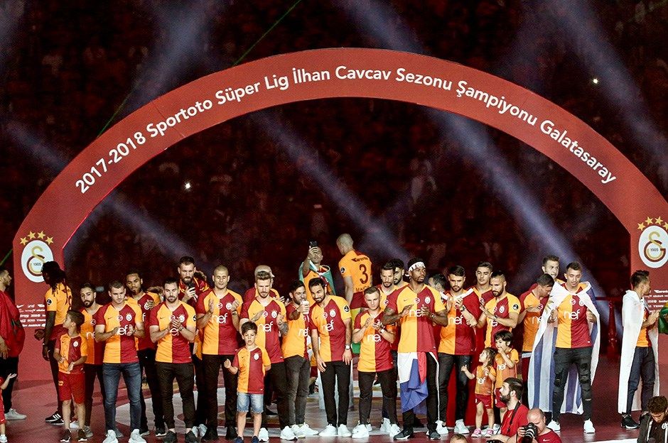 Şampiyonluk kutlamalarına damga vuran görüntüler! 19