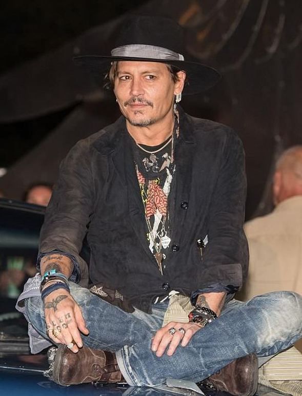 Johnny Depp'i görenler gözlerine inanamadı! 5