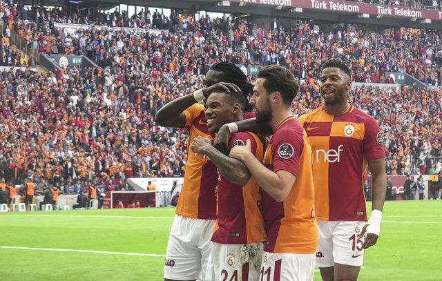 Galatasaray'da sürpriz transfer çalışmaları başladı! 1