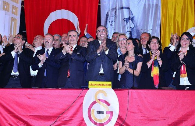 Galatasaray'da sürpriz transfer çalışmaları başladı! 2