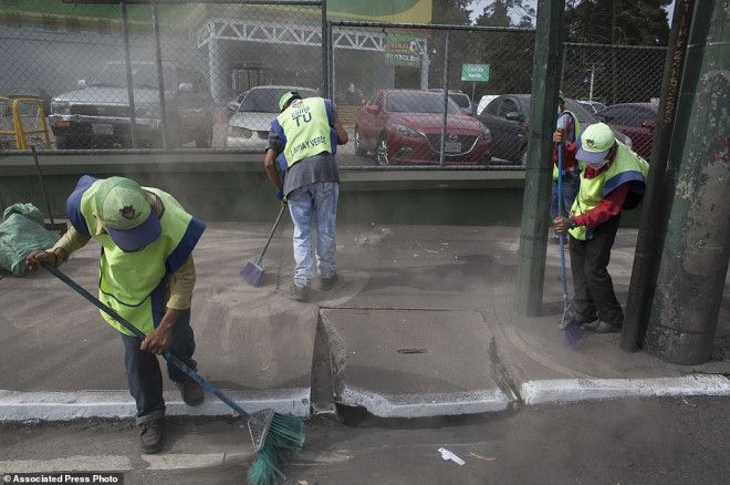 Yanardağ felaketinden geriye bu görüntüler kaldı! 32