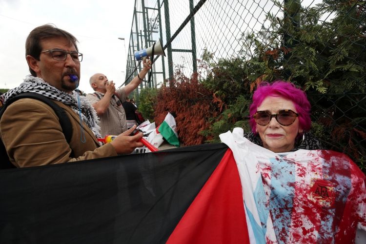 Messi ve arkadaşlarına İsrail protestosu! 6