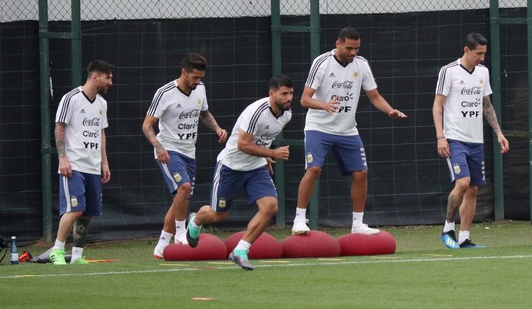 Messi ve arkadaşlarına İsrail protestosu! 8
