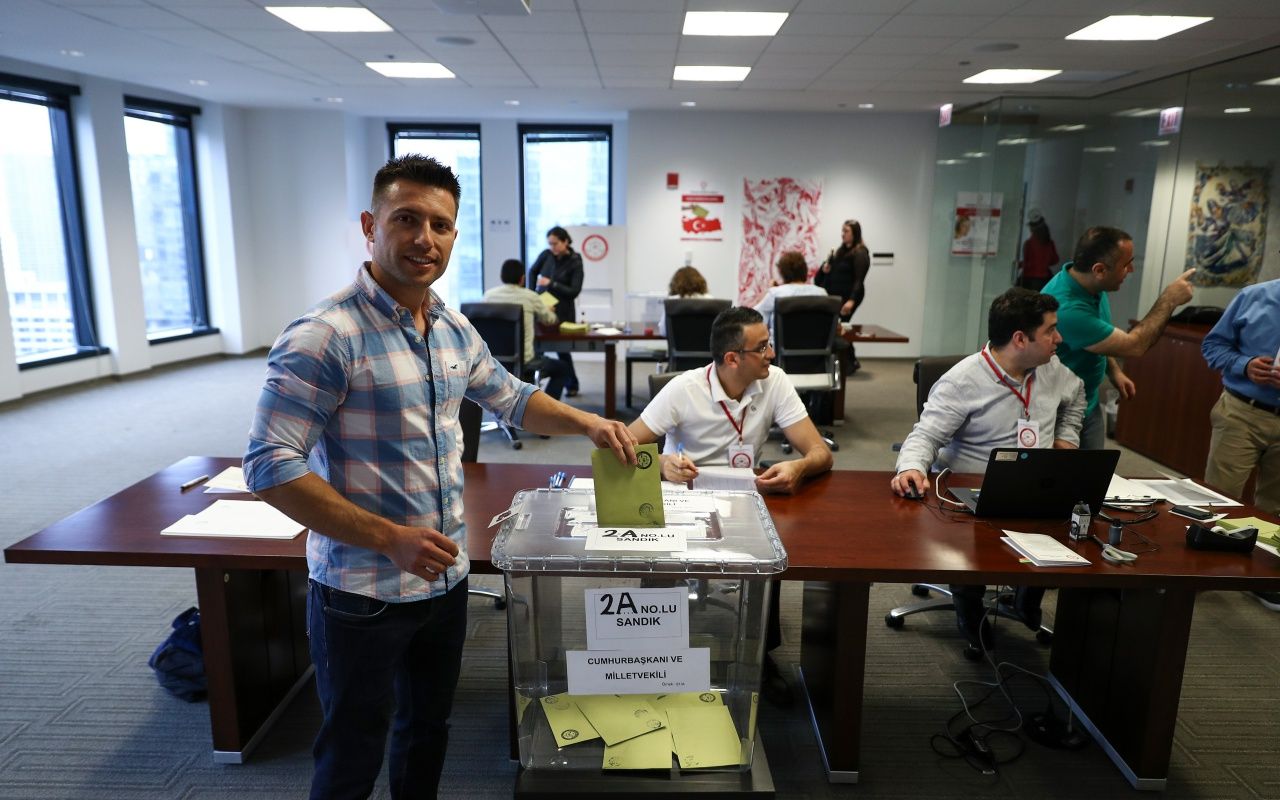 ABD'de oy verme işlemi başladı! 3