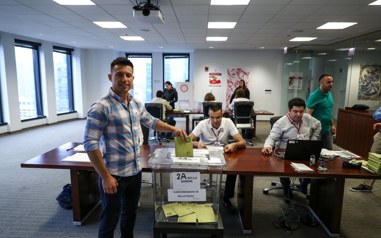 ABD'de oy verme işlemi başladı! 4
