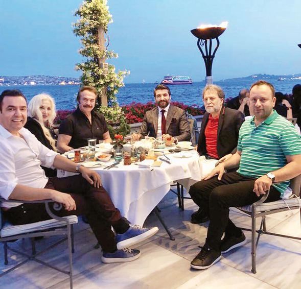 Orhan Gencebay'dan "Beni solcu bilirler" itirafı! 2