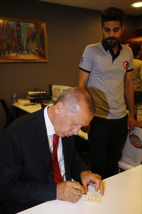 Mardinli gençlerle eğlenceli bir gece geçirdi! 11