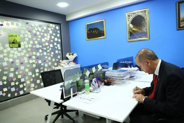 Mardinli gençlerle eğlenceli bir gece geçirdi! 9