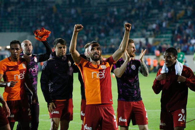 Galatasaray'dan Beşiktaş'a gidiyor! 4