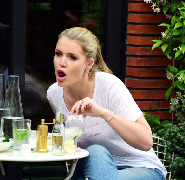 Lady Kitty Spencer'ın gündelik tarzı şoke etti! 7