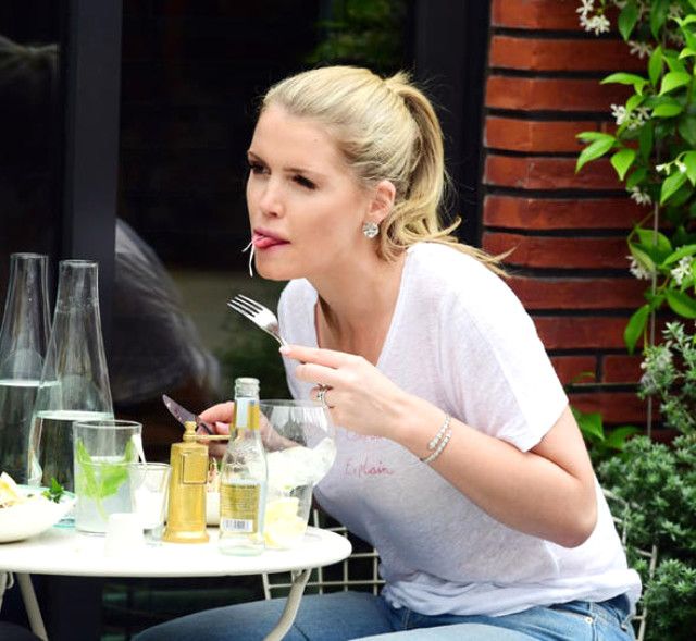 Lady Kitty Spencer'ın gündelik tarzı şoke etti! 8