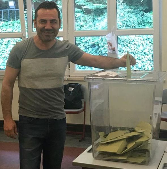 Ünlü isimler sandık başında! 4
