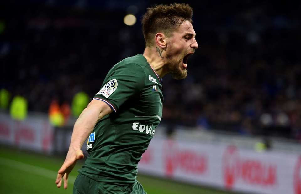 Arsenal'in eski yıldızından Beşiktaş'a mavi boncuk! 1
