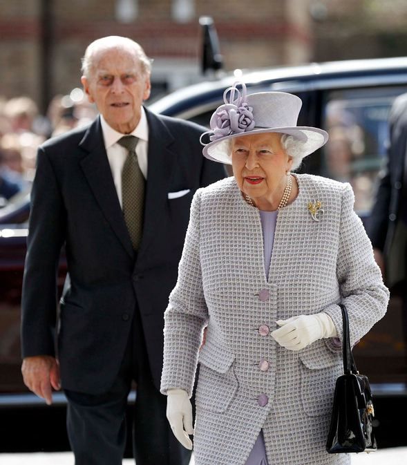 Kraliçe Elizabeth'in cinsel yaşamı bu kitapta! 3