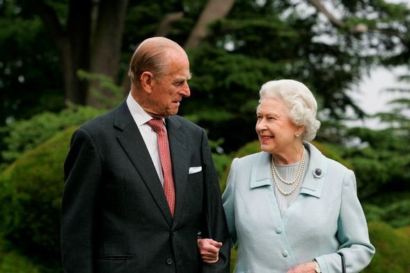 Kraliçe Elizabeth'in cinsel yaşamı bu kitapta! 4