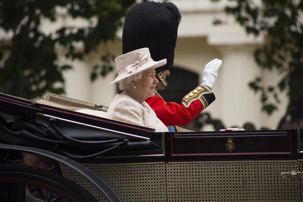 Kraliçe Elizabeth kendi ölümünü prova etti! 4
