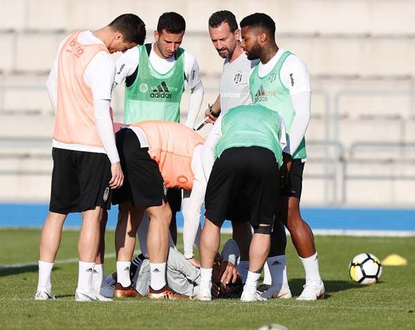 Beşiktaş antrenmanında talihsiz kaza! 9