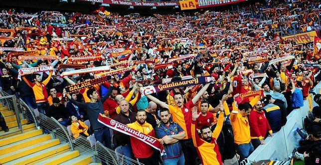 Galatasaray Fenerbahçe'yi geriden takip ediyor! 5