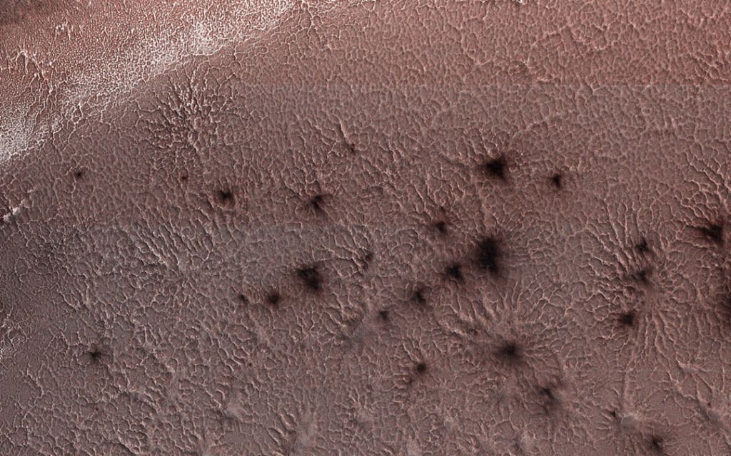 Mars'taki kara örümceklerden yeni görüntü! 2
