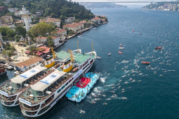 İstanbul'da Kıtalararası Yüzme Yarışı tamamlandı! 1