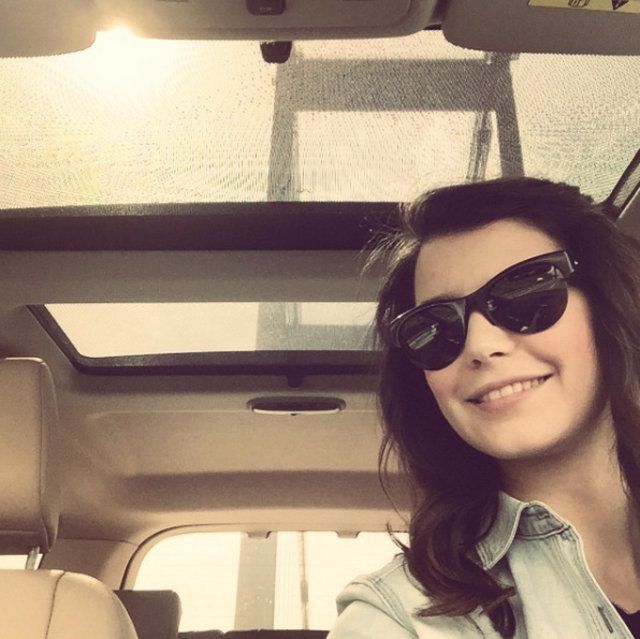 Beren Saat, plajda mıntıka temizliği yaptı! 9