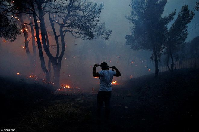 Atina'daki yangından yürek burkan hikayeler! 9