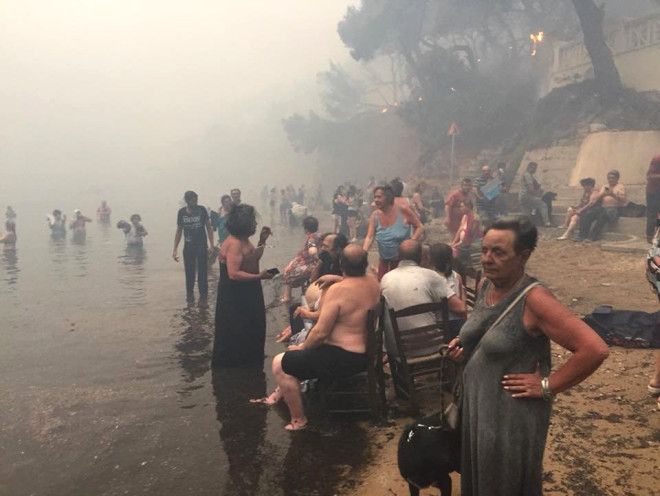 Atina'daki yangından yürek burkan hikayeler! 1