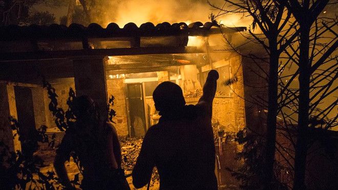 Atina'daki yangından yürek burkan hikayeler! 16