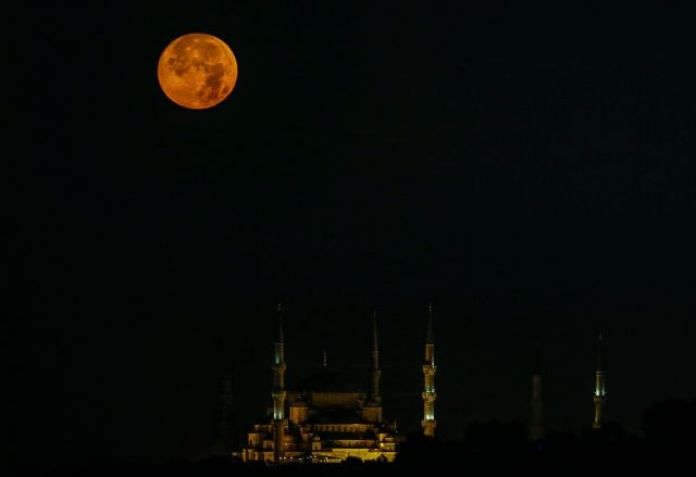 İstanbul'da dolunay resitali! Büyüledi... 1