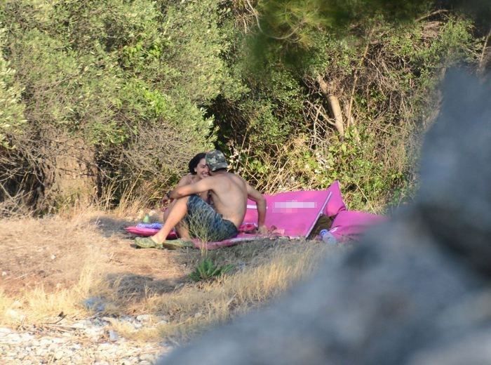 Neslihan Atagül ile Kadir Doğulu kampta! 6