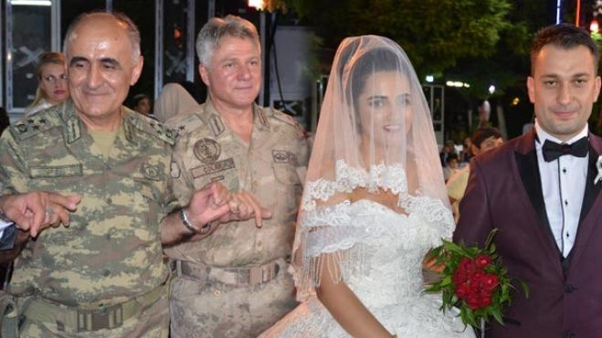 Komutanlar onun düğününe akın etti! 2