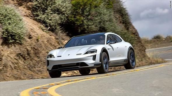 Elon Musk'ı çok üzecek haber: O geliyor! 10