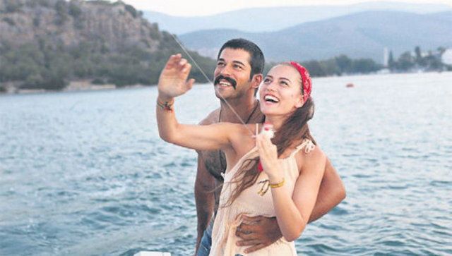Fahriye Evcen'e üzücü haber! 14