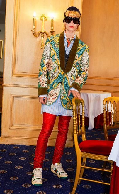 Artık Gucci, Demet Akalın'ı örnek alıyor! 7