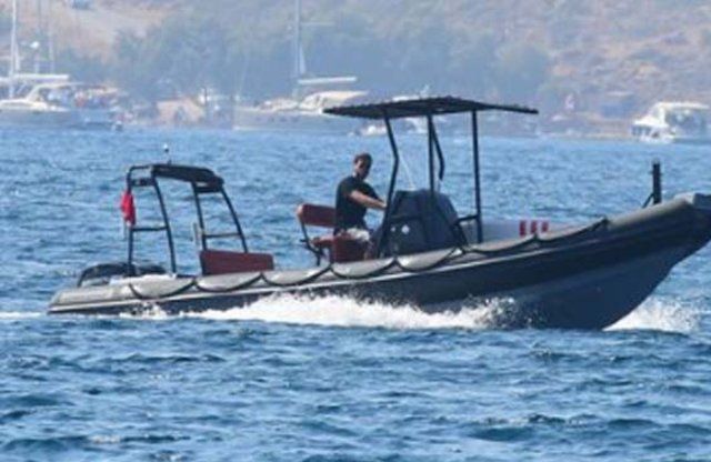 Kıvanç Tatlıtuğ, pahalı oyuncağıyla tur attı! 2