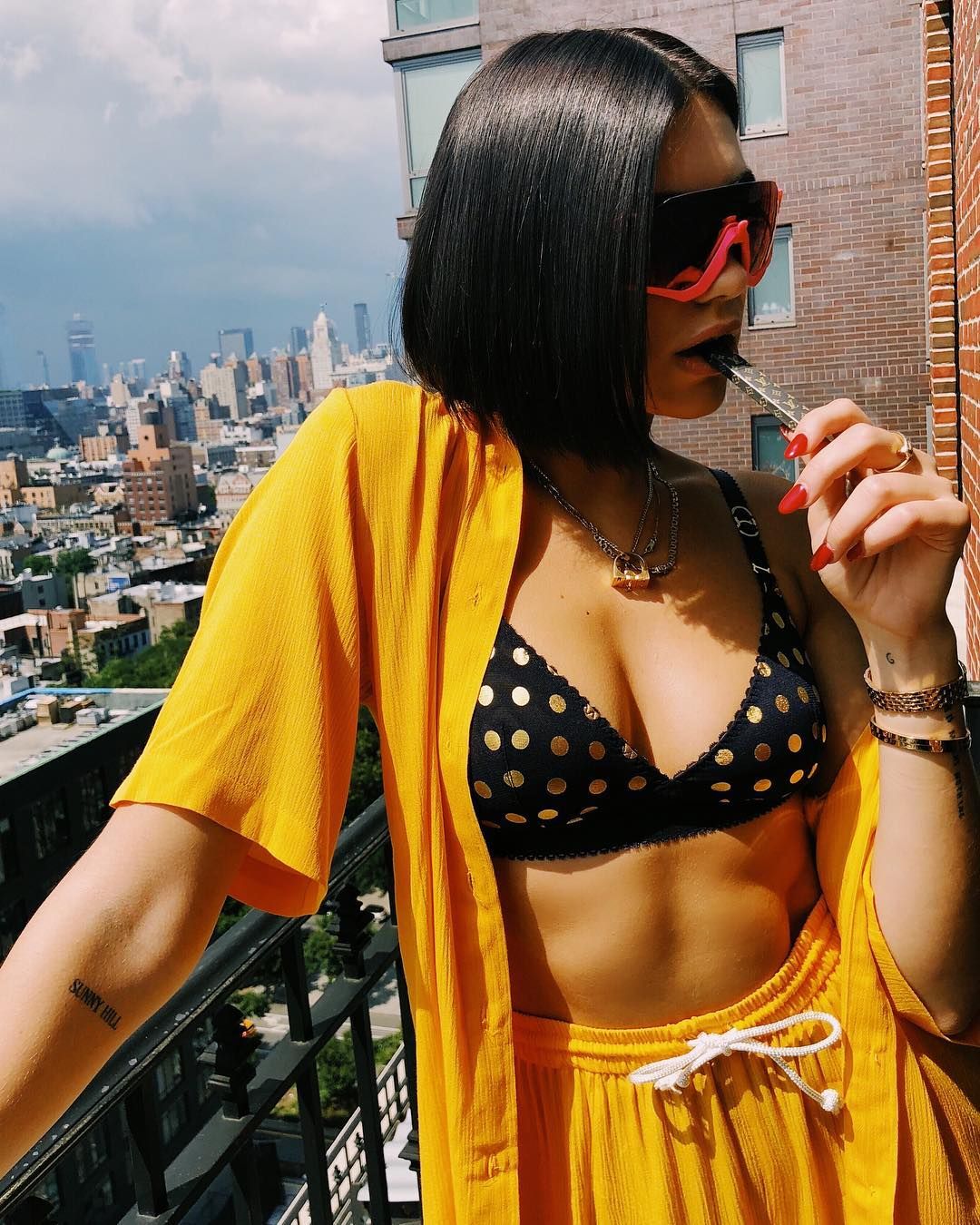 Dua Lipa'nın kulis istekleri bitmek bilmedi! 5