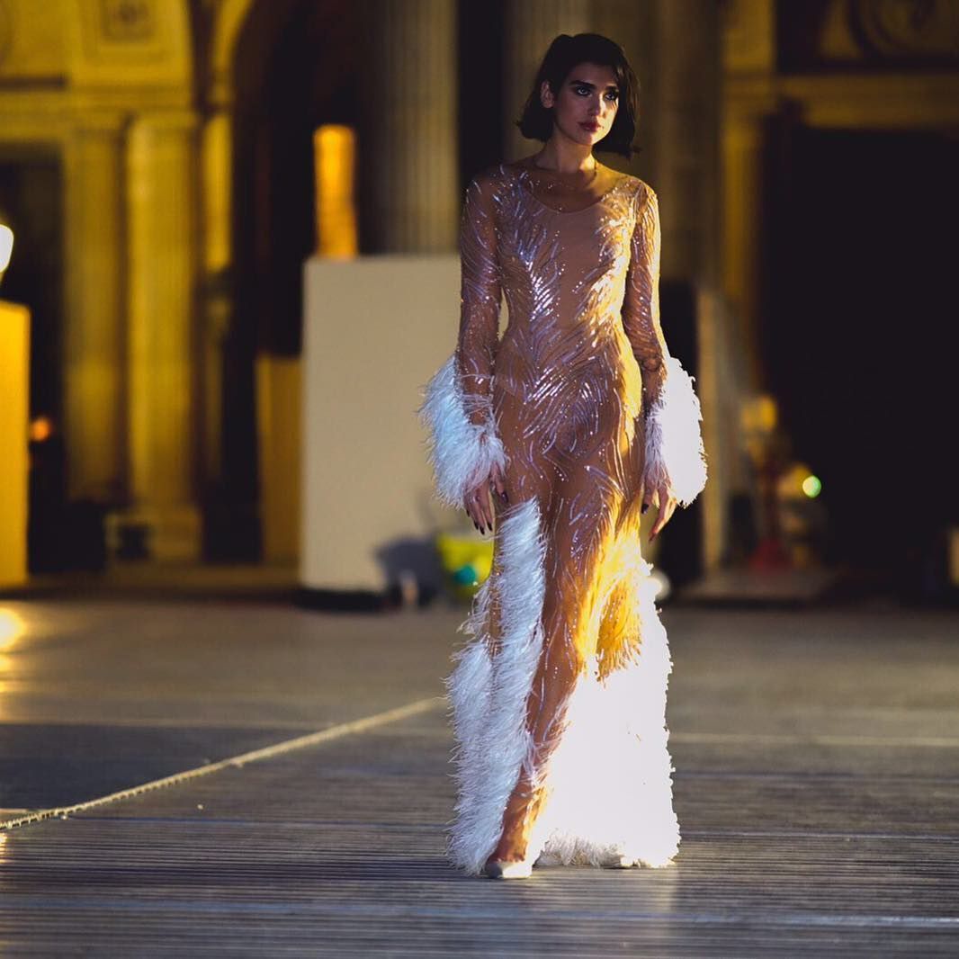 Dua Lipa'nın kulis istekleri bitmek bilmedi! 8